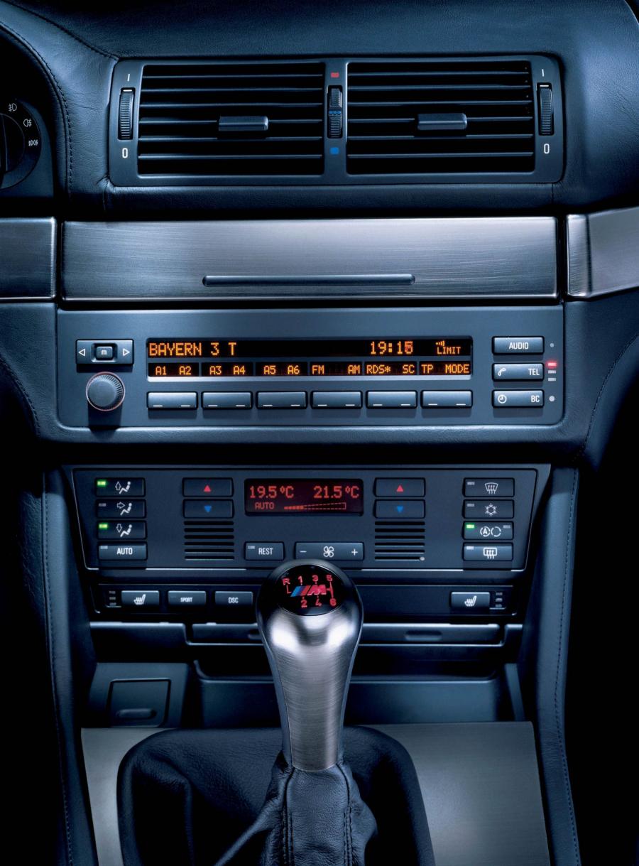 Детали интерьера BMW M5 (E39) 1998 года  (WW) (фото 50 из 84)